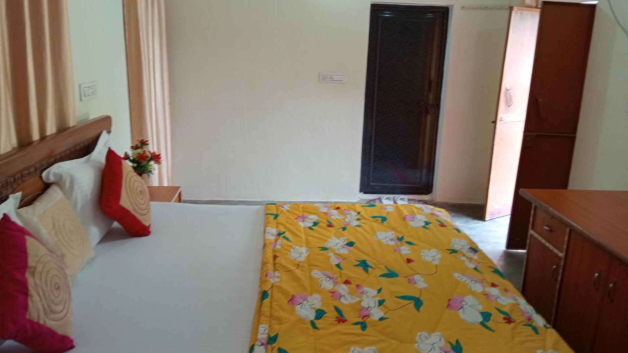 Rancho Homestay Khajuraho